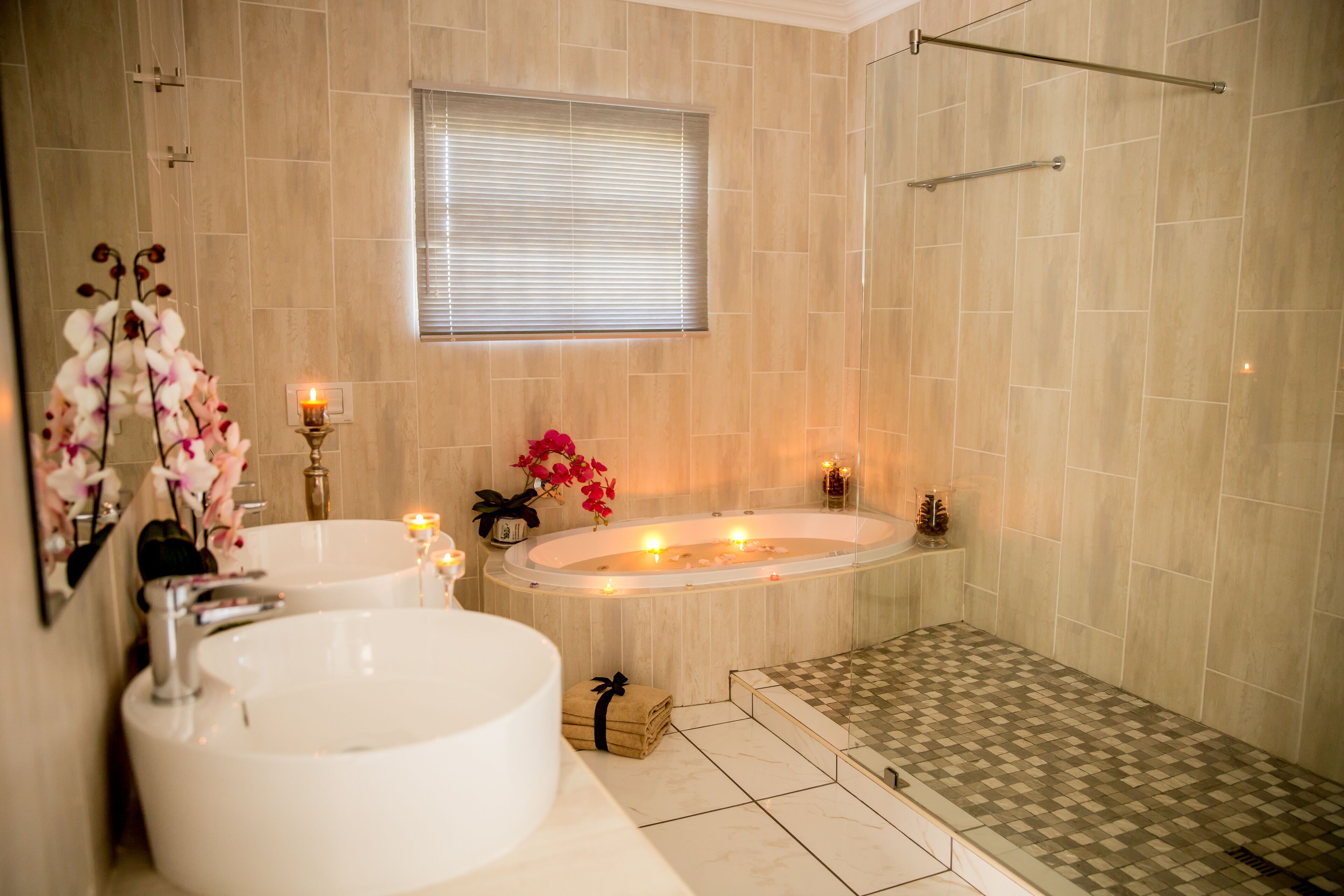 Luxury Modern Farm House B&B -Golf, Farm Tour, mountain biking, Fishing, Beach