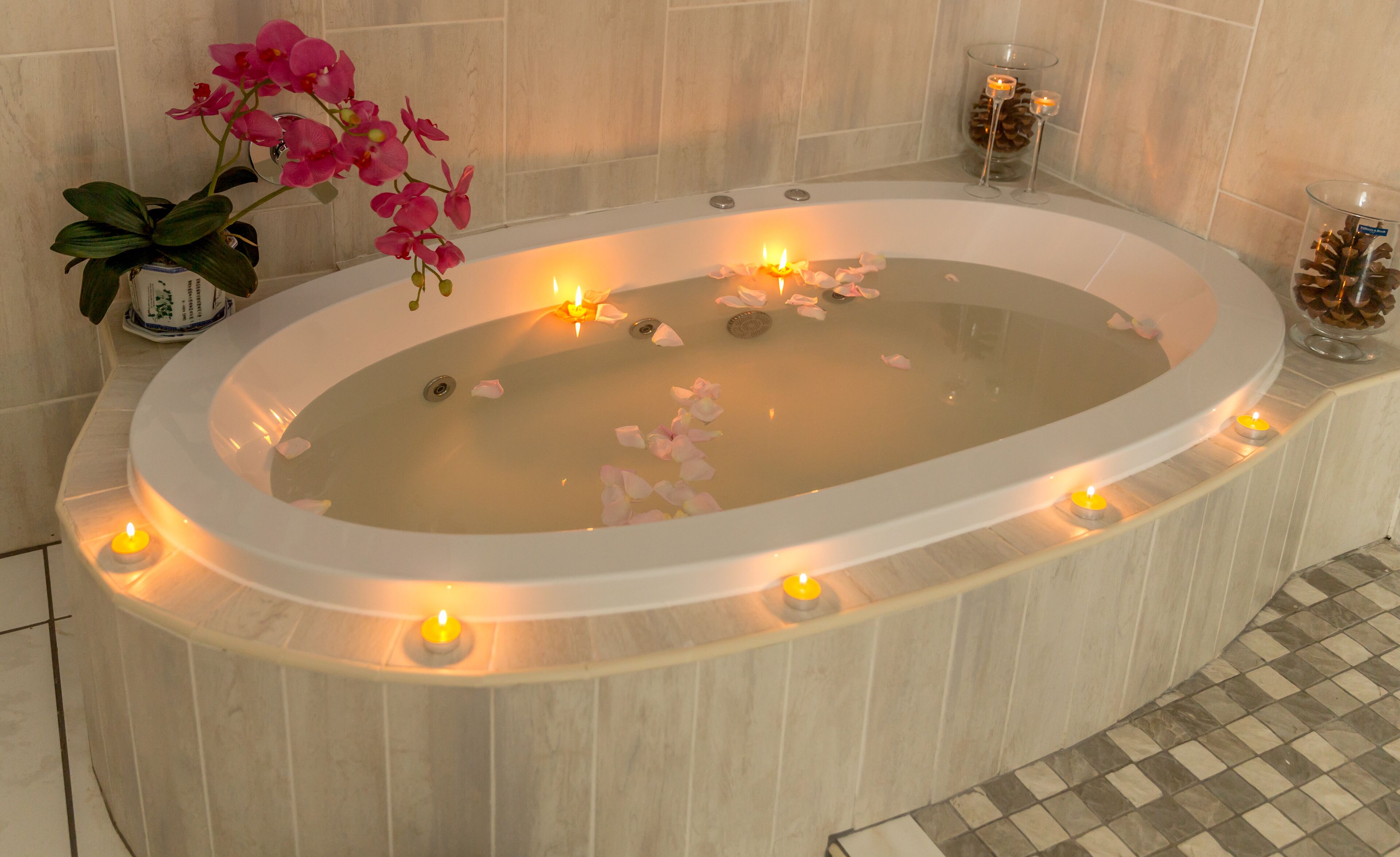 Luxury Modern Farm House B&B -Golf, Farm Tour, mountain biking, Fishing, Beach