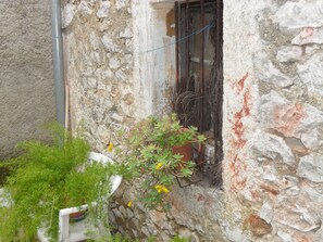 تفاصيل الفندق من الخارج