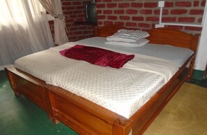 9 bedrooms, WiFi