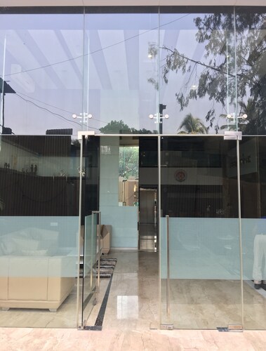 3-BHK Fully Furnished Service apartment for 6 Packs.