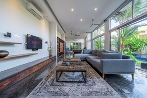 TV, stereo - Villa Onyx 18 meter pool,  1 minute walk from Eat st (Seminyak)