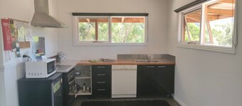 Minkara Homestay - bush retreat fully self contained cabin on 10 acres