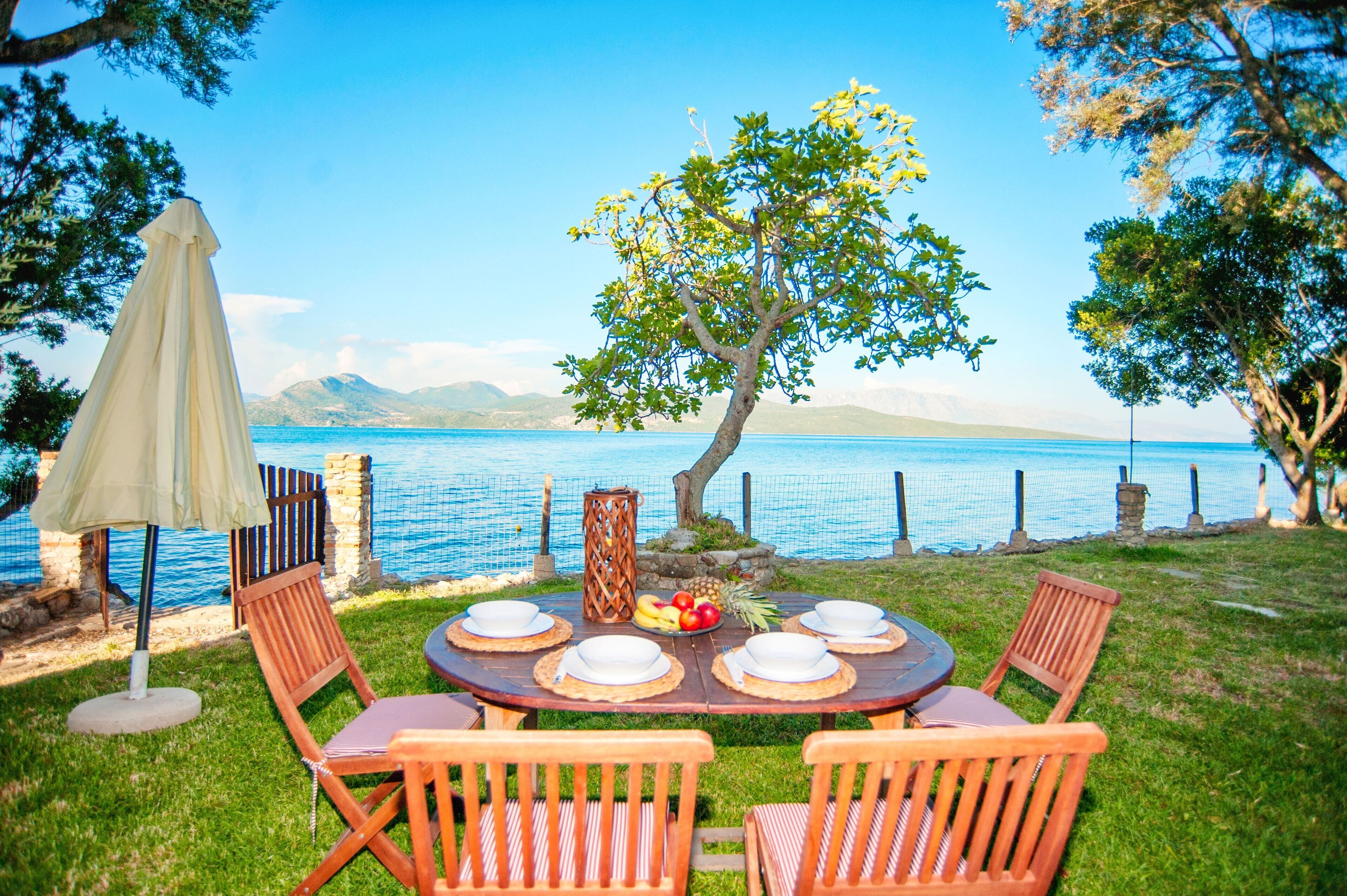 屋外ダイニングエリア