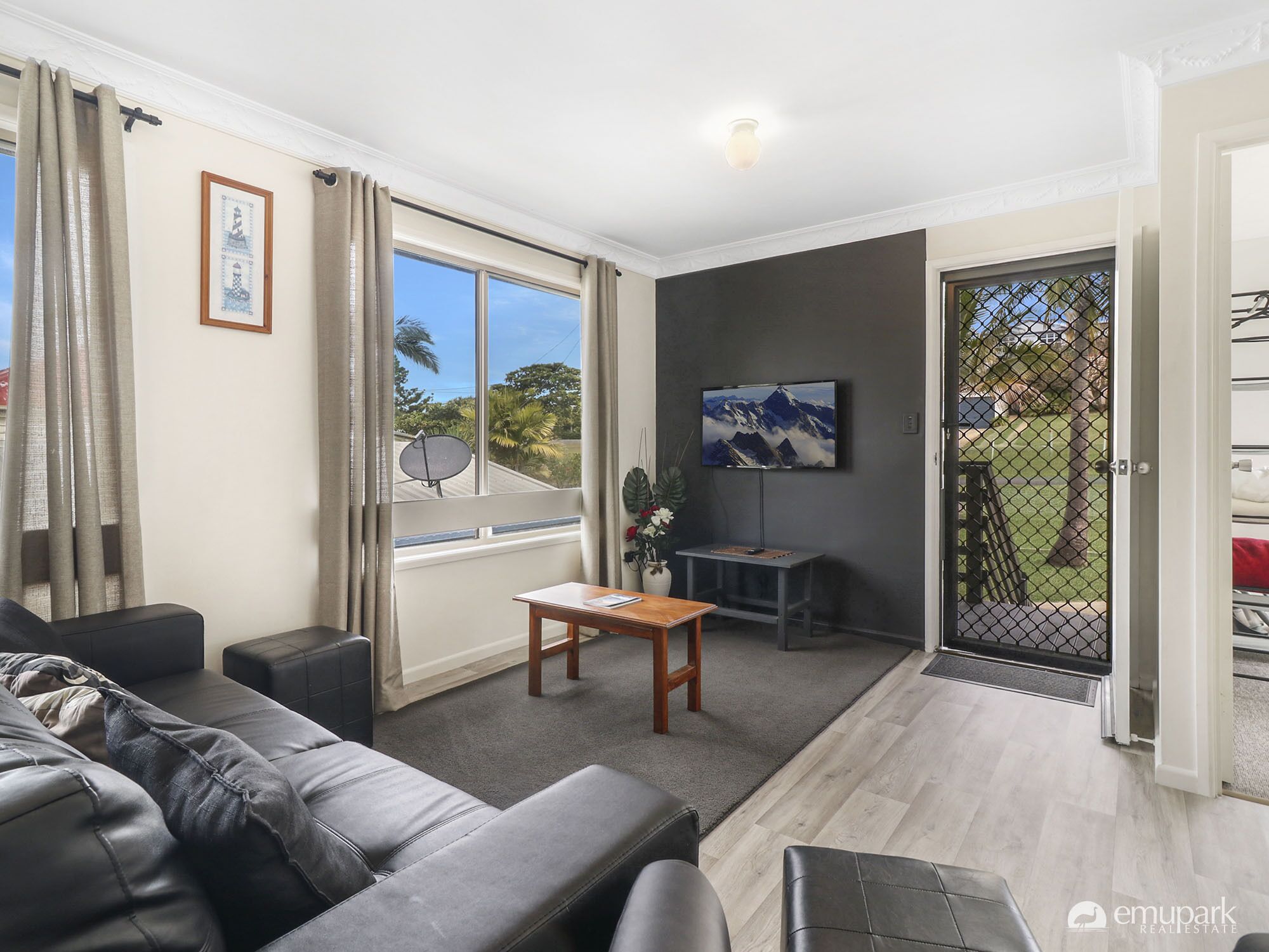 EMU PARK - HOLIDAY RENTAL IN TOWN CENTRE