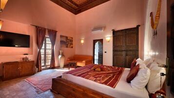 6 chambres, coffres-forts dans les chambres, fer et planche Ă repasser