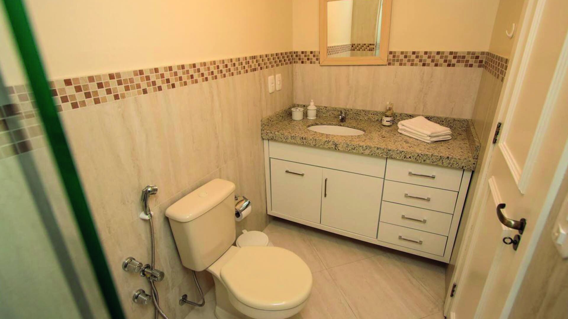 CATHEDRAL LIGHTS - comfort and refinement in the Sierra!