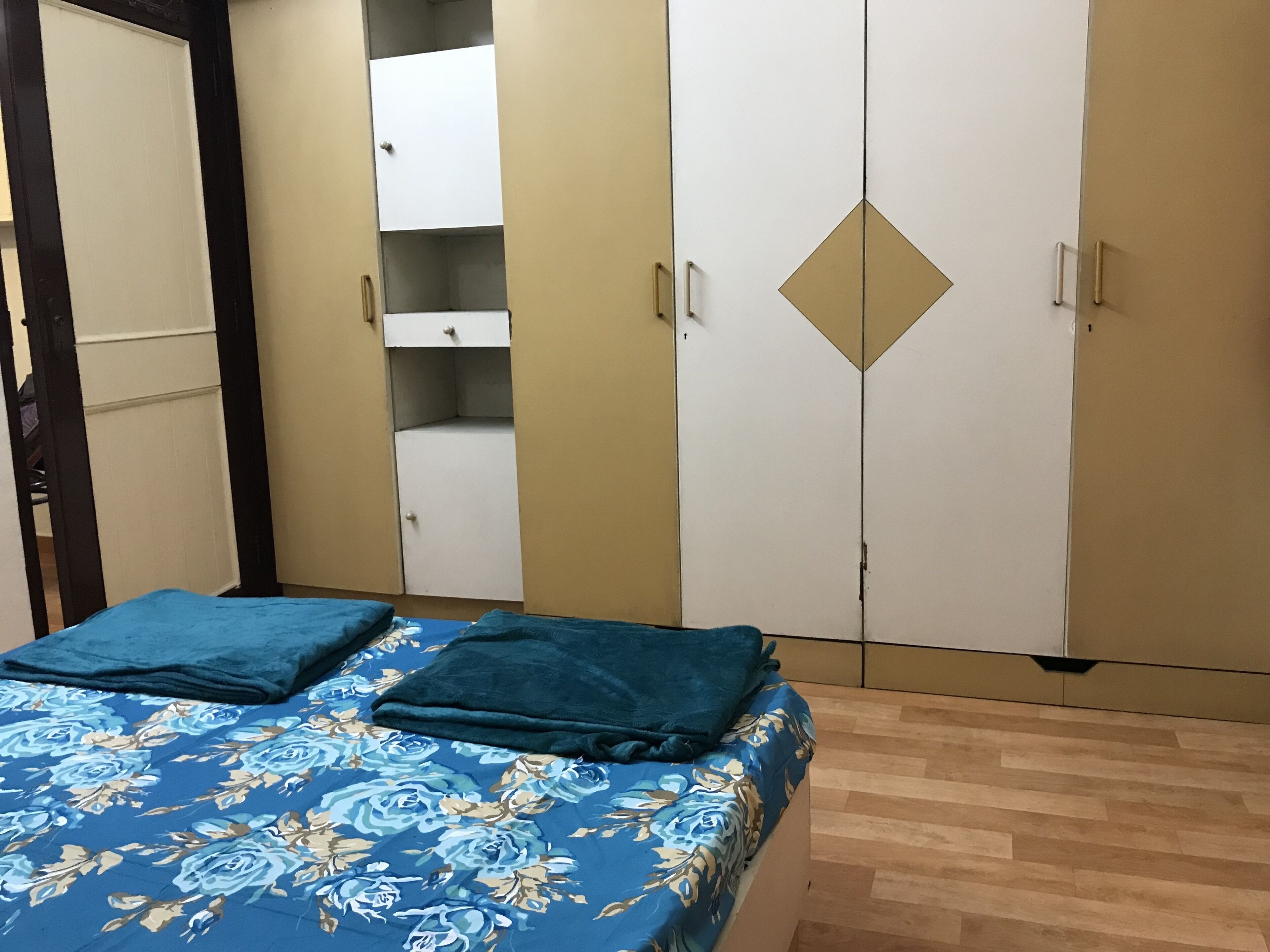 2 BHK, Two Private AC Rooms in an Apartment in Central Pune 