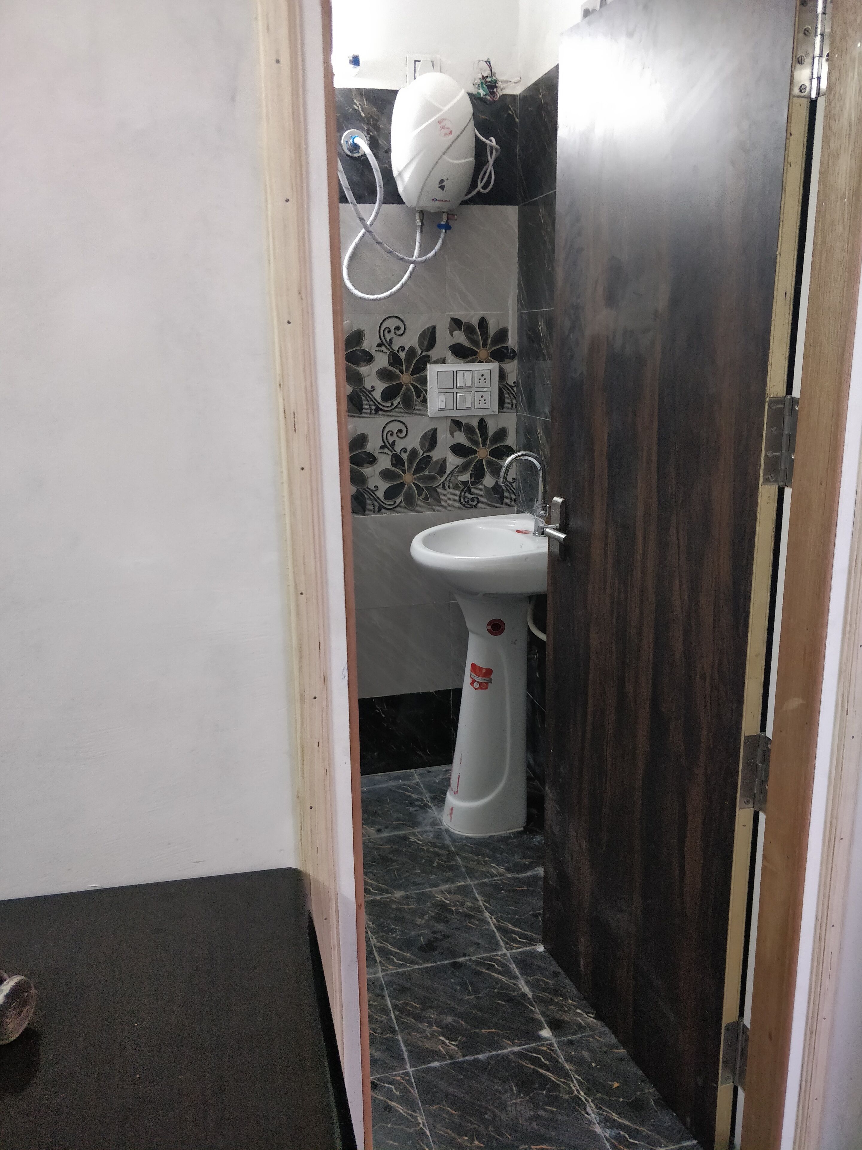 modern room just 10 minute walk from golden temple for families