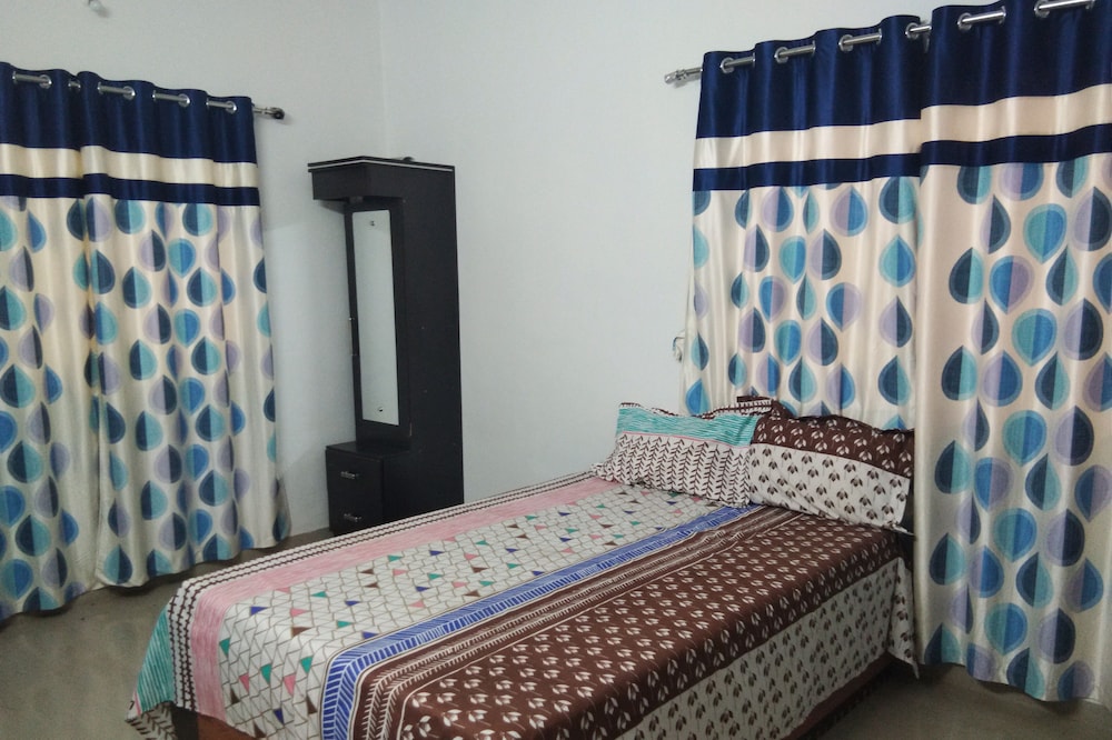 BnB in a Beautiful Bungalow @ BANER