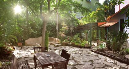 Villa de charme privée avec arriÚre-cour - 10 min du centre TLV