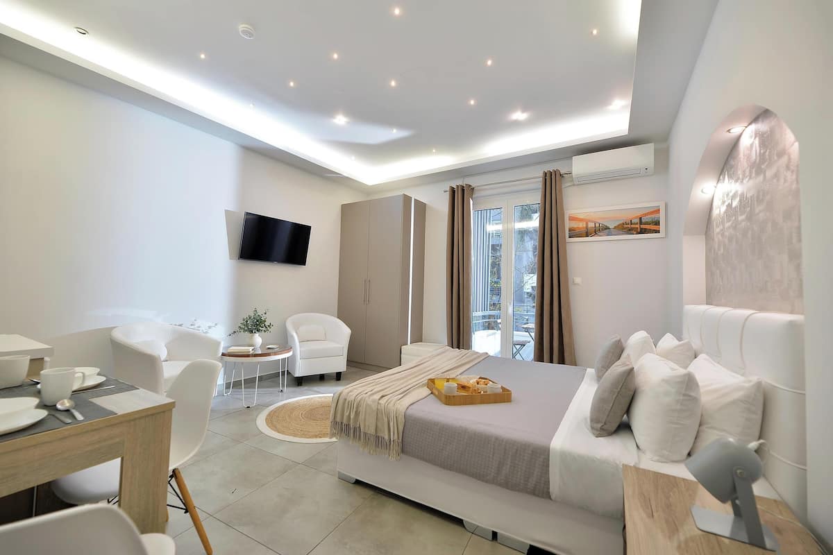 1 bedroom, premium bedding, down duvets, individually decorated