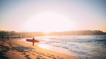 Guests can walk along the shoreline, access the ocean, and enjoy the city views.