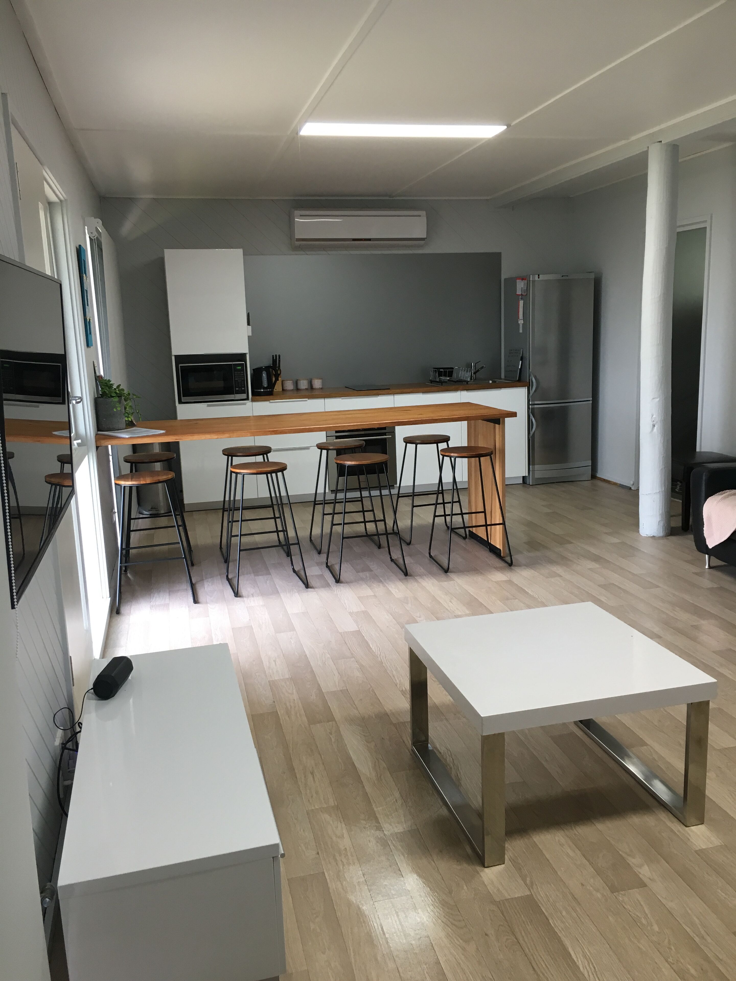 Lake Valley View Apartments; water frontage and newly renovated on flat block