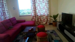 Fernseher, DVD-Player, Stereoanlage