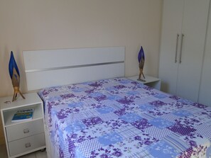 5 bedrooms, iron/ironing board, travel cot, WiFi