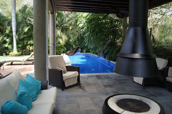 UdendĂžrs pool, opvarmet pool