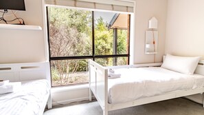 3 bedrooms, free WiFi, bed sheets