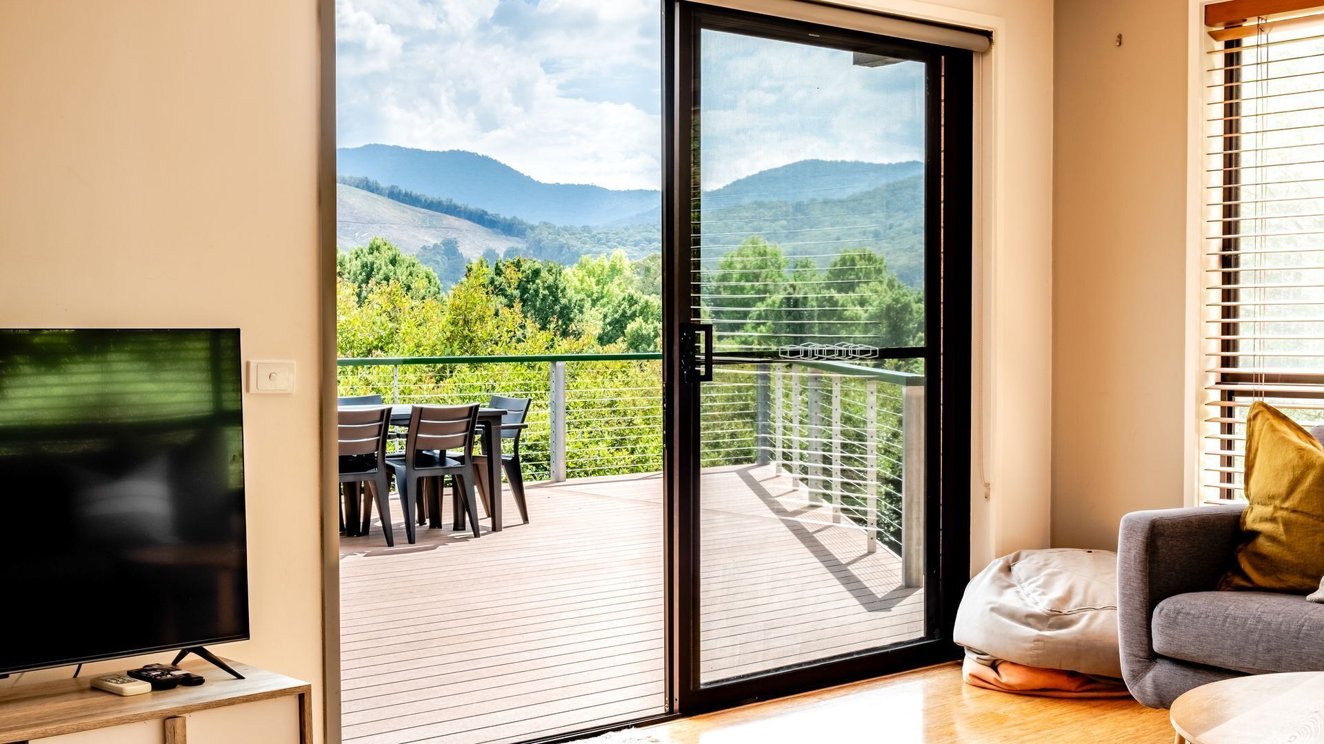 Smart TV, fireplace, DVD player