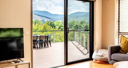 CINDY'S VIEW : Bright