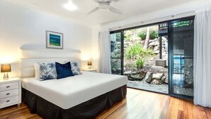 2 bedrooms, iron/ironing board, WiFi (free), bed sheets - Panorama 2, Hamilton Island (Hamilton Island)
