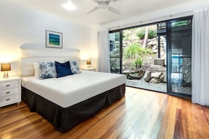 2 bedrooms, iron/ironing board, travel cot, free WiFi - Panorama 2, Hamilton Island (Hamilton Island)