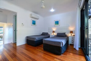 2 bedrooms, iron/ironing board, travel cot, free WiFi