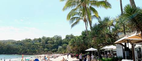 Vlak bij het strand, strandlakens