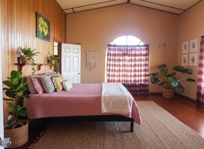 6 bedrooms, free WiFi, bed sheets, wheelchair access