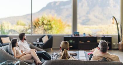 Eagles Nest Retreat - Nest II The Best Mountain Private Spa Villa in Tasmania