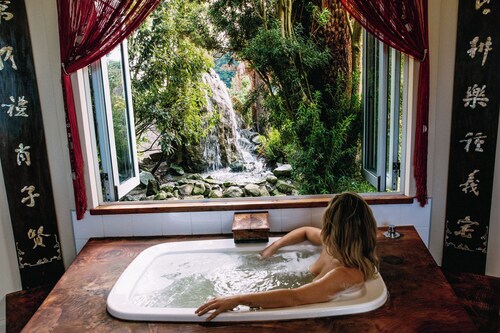 Eagles Nest Retreat - Nest II The Best Mountain Private Spa Villa in Tasmania