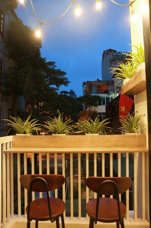 Property grounds - Old quarter -Balcony alot of Sunshine & Cozy House (Hanoi)