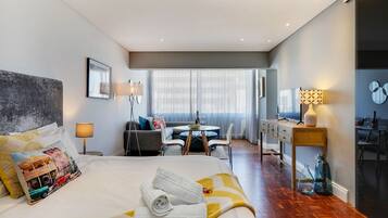 Iron/ironing board, free WiFi, bed sheets