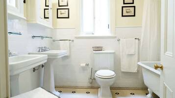 Shower, hair dryer, towels, shampoo