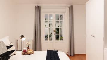 3 Schlafzimmer, Zimmersafe, Schreibtisch, Bügeleisen/Bügelbrett