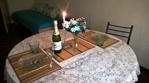 Dining - Cozy and Simple Entire Apartment in Mendoza (Mendoza)