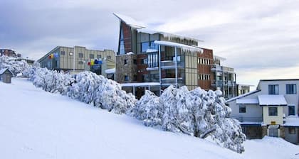 Alto 203, Ski in Ski Out Propiedad de 2 dormitorios en el corazón de Mt Buller Village