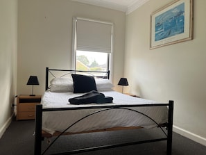 3 habitaciones, tabla de planchar con plancha y wifi gratis 