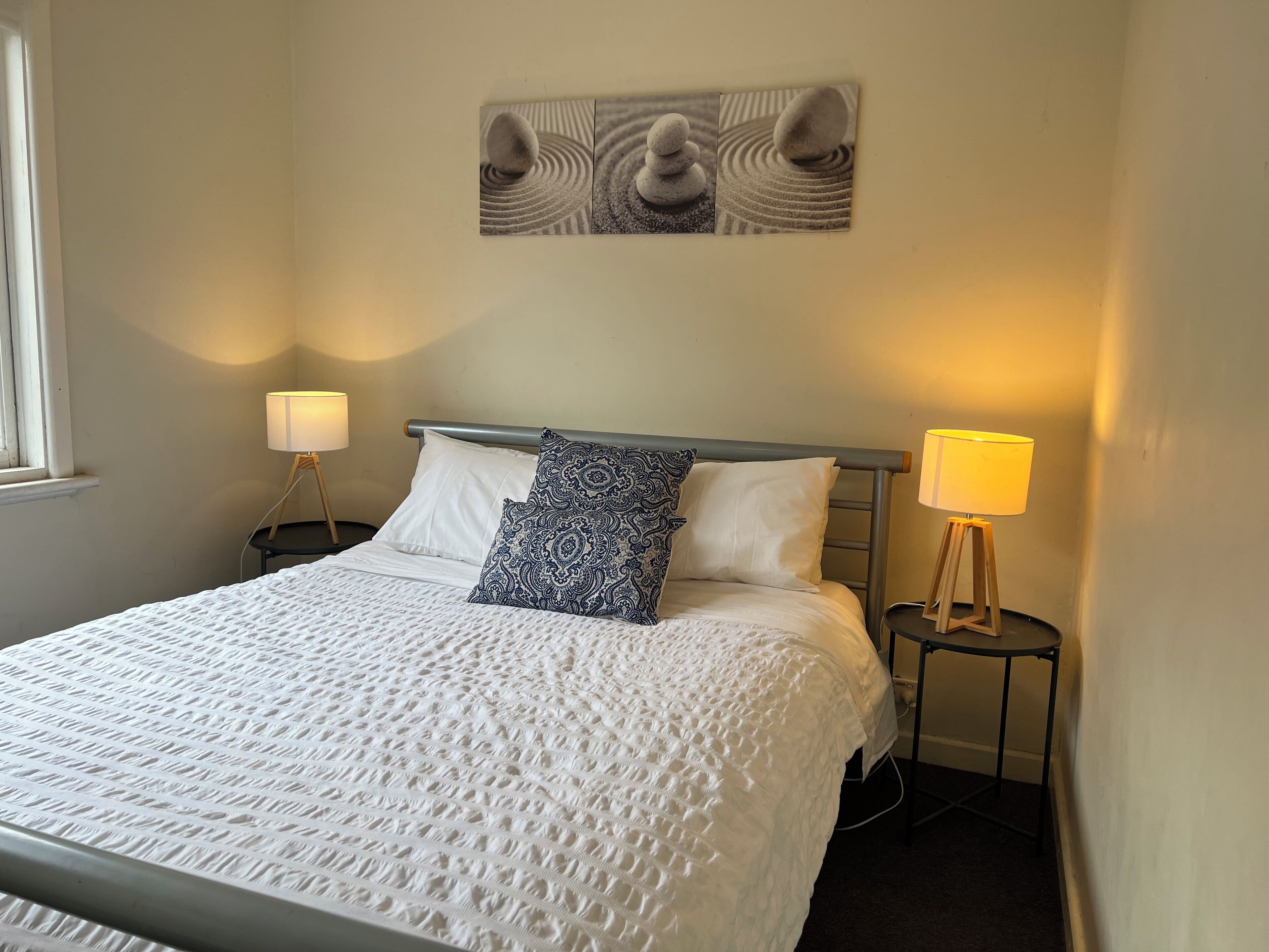 3 bedrooms, iron/ironing board, free WiFi, bed sheets
