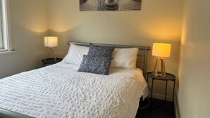 Unclassified image, 3 of 16, button - 🐶🐶 PET FRIENDLY :  COZY HOME WALK TO BEACH,WETLANDS. 6 GUESTS,WIFI,NETFLIX (Seaford)