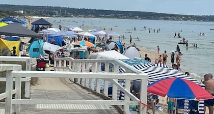COZY HOME WALK BEACH, WETLANDS. ILMAINEN WIFI, NETFLIX
