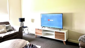 Unclassified image, 4 of 16, button - 🐶🐶 PET FRIENDLY :  COZY HOME WALK TO BEACH,WETLANDS. 6 GUESTS,WIFI,NETFLIX (Seaford)