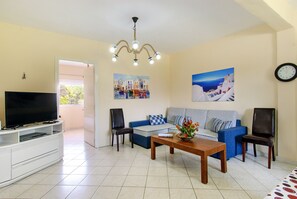 Smart TV, DVD player, table football, stereo