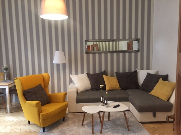 Televisio, kirjoja, stereot