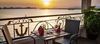 HALONG BAY 2 DAYS & 1 NIGHT ON LUXURY BOAT