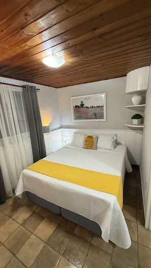 2 dormitorios, caja fuerte, wifi y ropa de cama