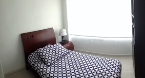 3 bedrooms, iron/ironing board, Internet, bed sheets