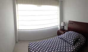 3 bedrooms, iron/ironing board, Internet, bed sheets