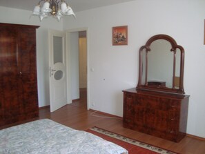 2 bedrooms, WiFi, bed sheets