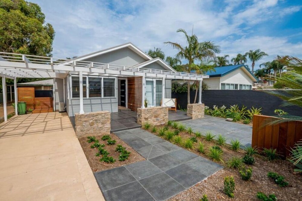 North Avoca Beach Cottage